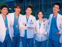 Pemain Hospital Playlist Kompak Bocorkan Foto Pakai Seragam Dokter Dan Menjadi Trending Twitter!