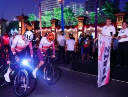 Kapolri Lepas Pesepeda Yang Pecahkan Rekor MURI, Gowes Sejauh 508 Km