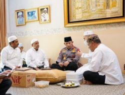 Takziah ke Rumah Duka Habib Zen Bin Umar, Kapolri: Beliau Saya Anggap Ayah Sendiri