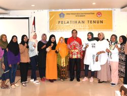 Pelatihan Tenun Kembangkan Potensi Budaya