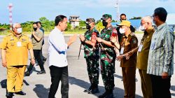 Presiden Jokowi Tiba di Kota Baubau Presiden Bagikan BSU dan Bantuan Modal Usaha
