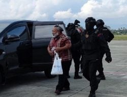 Setelah Ditangkap KPK, Bupati Mimika Dibawa ke Jakarta