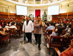 Pastikan TNI-Polri Beri Rasa Aman Sepanjang Nataru, Kapolri Tinjau Malam Natal