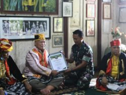 Sultan Buton LM Izzat Manarfa Dapat Penghargaan dari Pangdam Hasanuddin