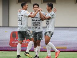 Gaya Main M Rahmat Berkelas saat Bungkam Dewa United, Teco Puji Setinggi Langit