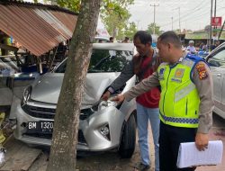 Innalillahi, Seorang Ibu Tewas Ditabrak Mobil saat Berjalan dengan Anaknya di Trotoar Pekanbaru