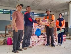 BPBD Salurkan 136 Paket Bantuan Korban Angin Kencang