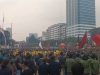 Ribuan Mahasiswa Gelar Aksi Tolak Perppu Ciptaker di Depan Gedung DPR