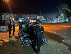 Polda Sultra patroli keamanan malam di Kota Kendari